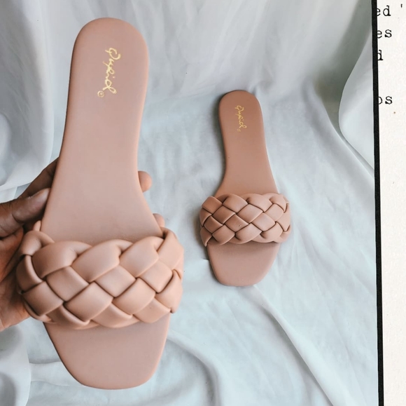 🚨FEW PAIRS LEFT// Pink braided Slide - Picture 4 of 4